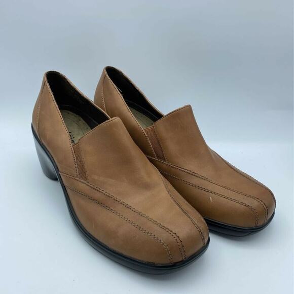 Azaleia Womens Slip On Shoes Beige Black Leather Bicycle Toe Wedge Heels 8.5M - Picture 1 of 7